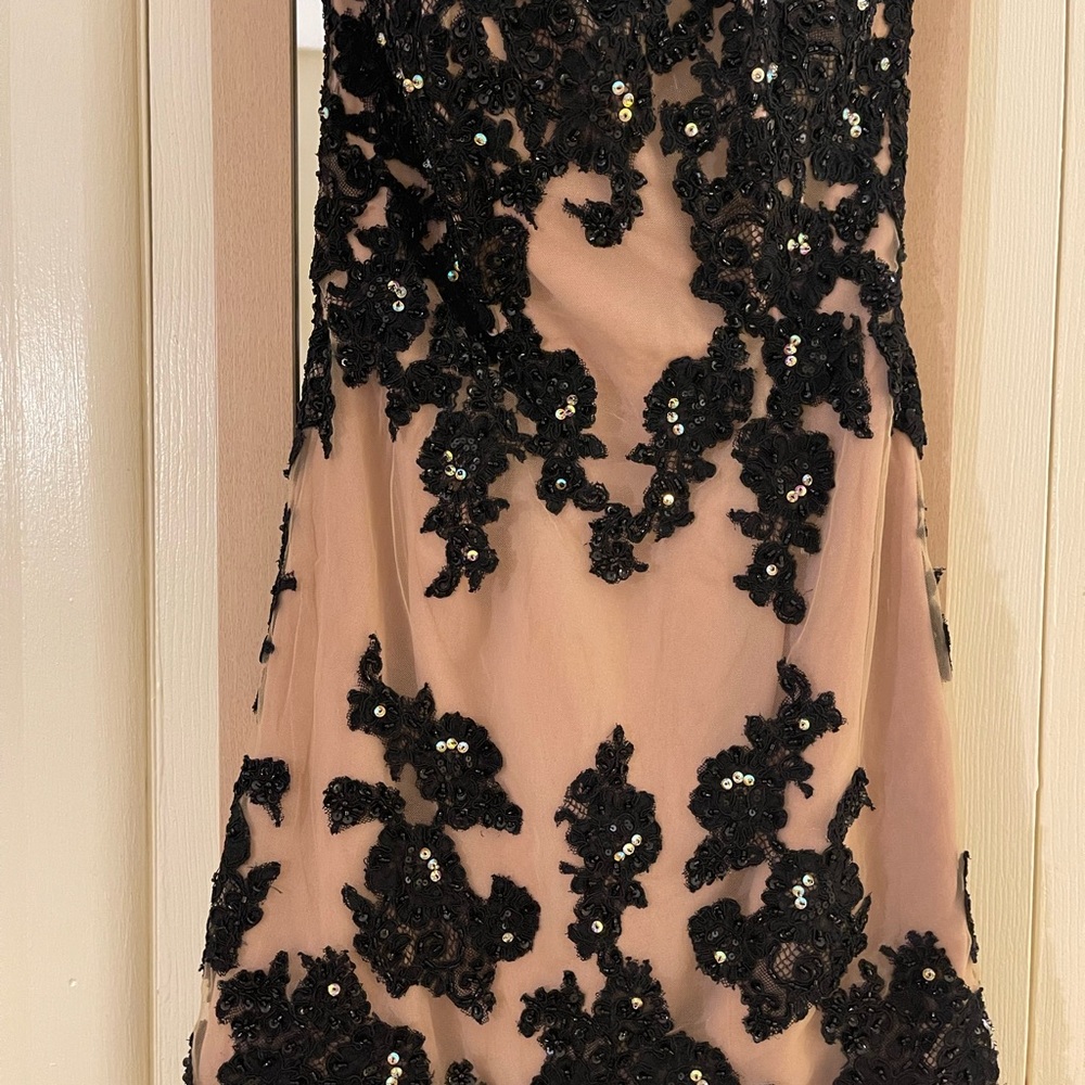 Sherri Hill Black and Cream Strapless Sheath Mini Dress